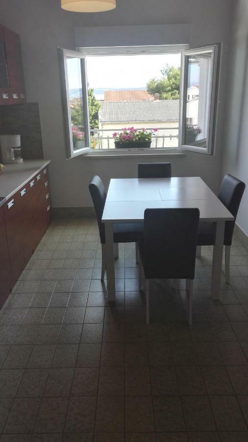 Apartmani Ljubica Каштела Экстерьер фото