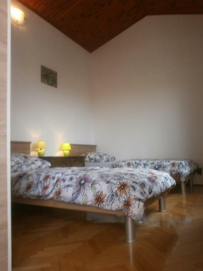 Apartmani Ljubica Каштела Экстерьер фото