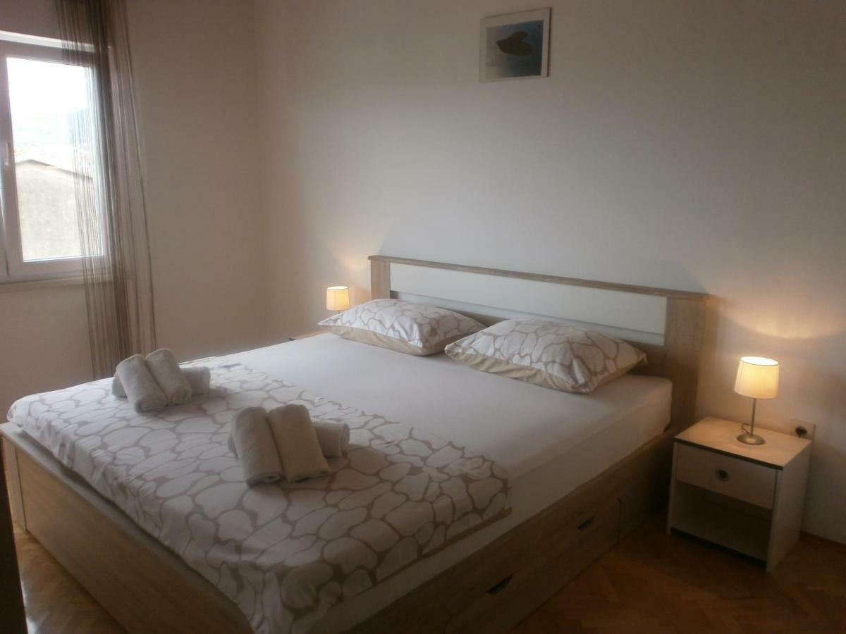 Apartmani Ljubica Каштела Экстерьер фото