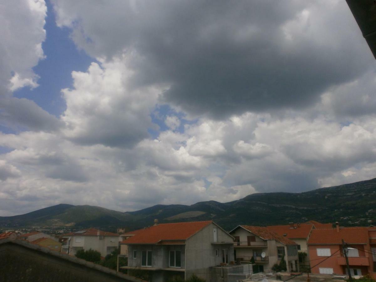 Apartmani Ljubica Каштела Экстерьер фото